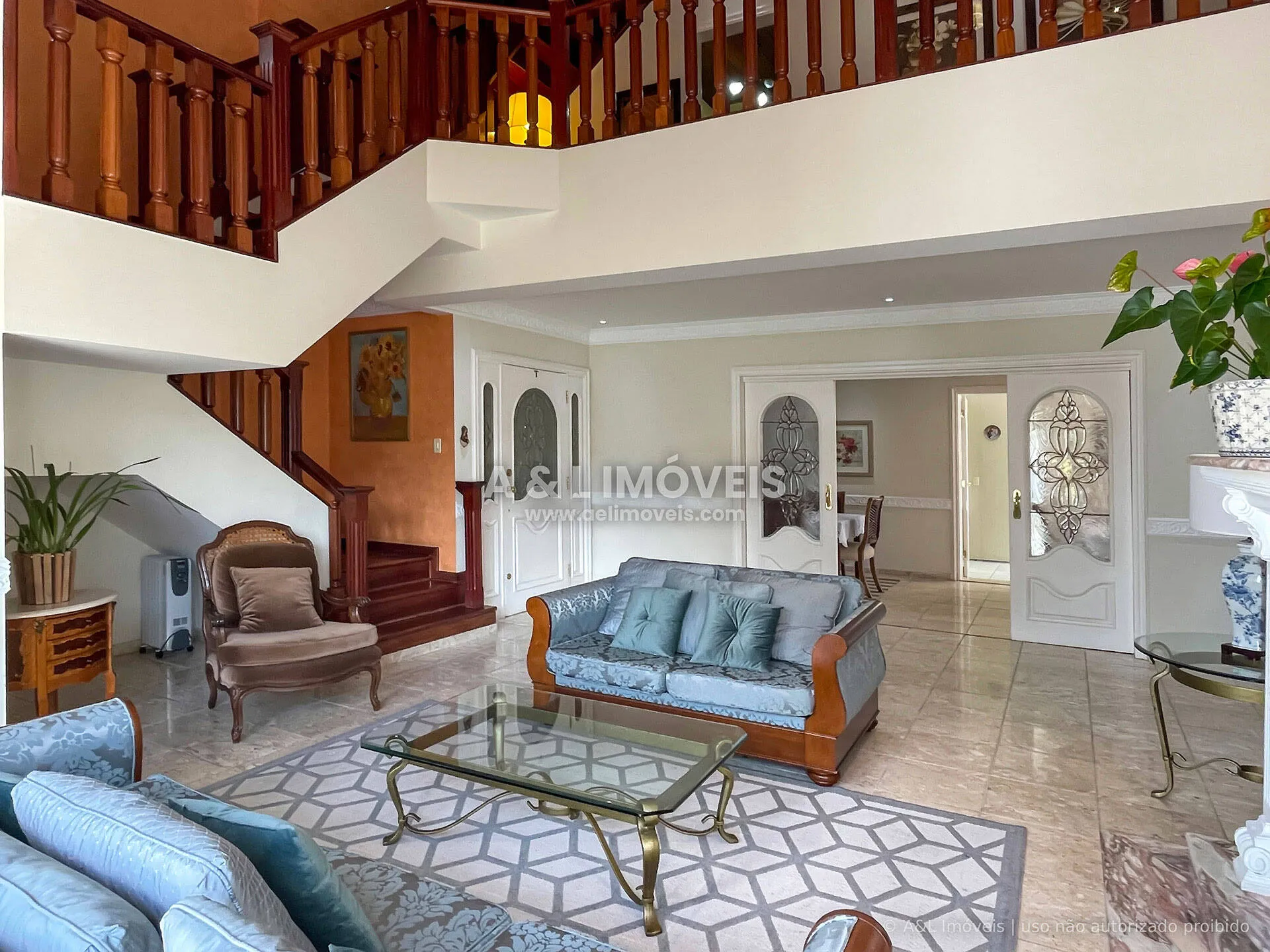 Imagem SAIU DE VENDA | Cobertura Triplex | Capivari | 331 m² | 5 Suítes | Lareira