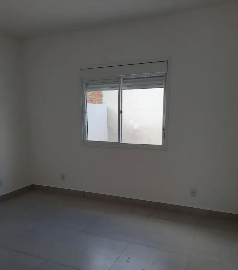 Imagem Casa para Venda em Pelotas, Três Vendas, 2 dormitórios, 1 banheiro