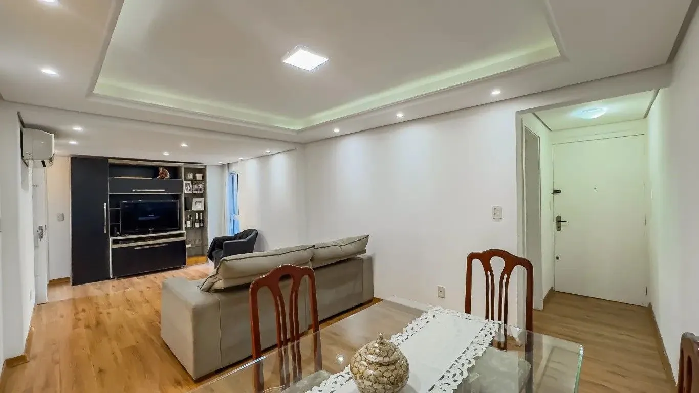 Imagem Apartamento Semimobiliado com 3 Dormitórios (1 Suíte com Hidro) - 104 m² e Vaga Coberta