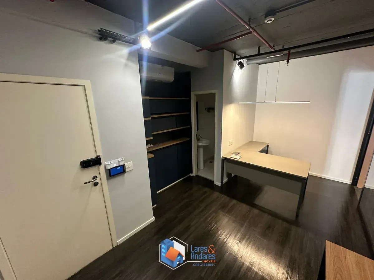 Imagem Conjunto comercial para venda em Água Branca, 109m²