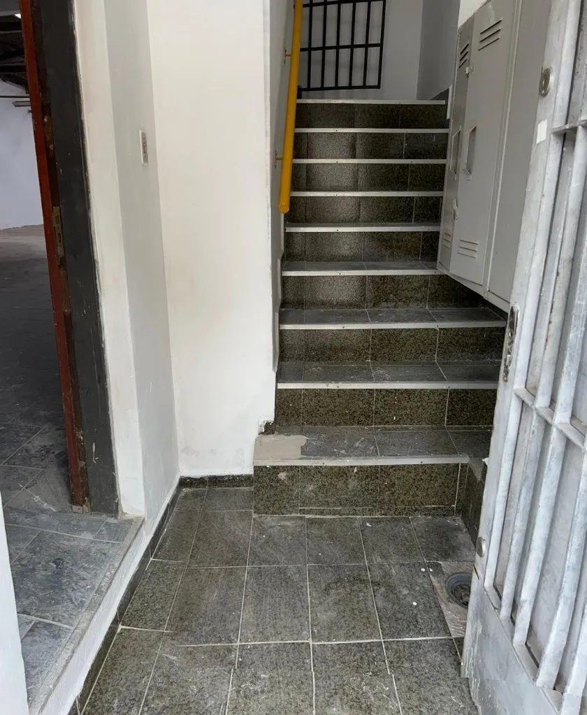 Imagem Galpão Comercial na Vila Antonieta - São Paulo-SP 380m² - 5 Banheiros Venda ou Locação