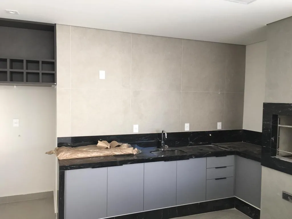 Imagem Excelente Sobrado no Condomínio Alphaville Nova Esplanada 3 com 370m².