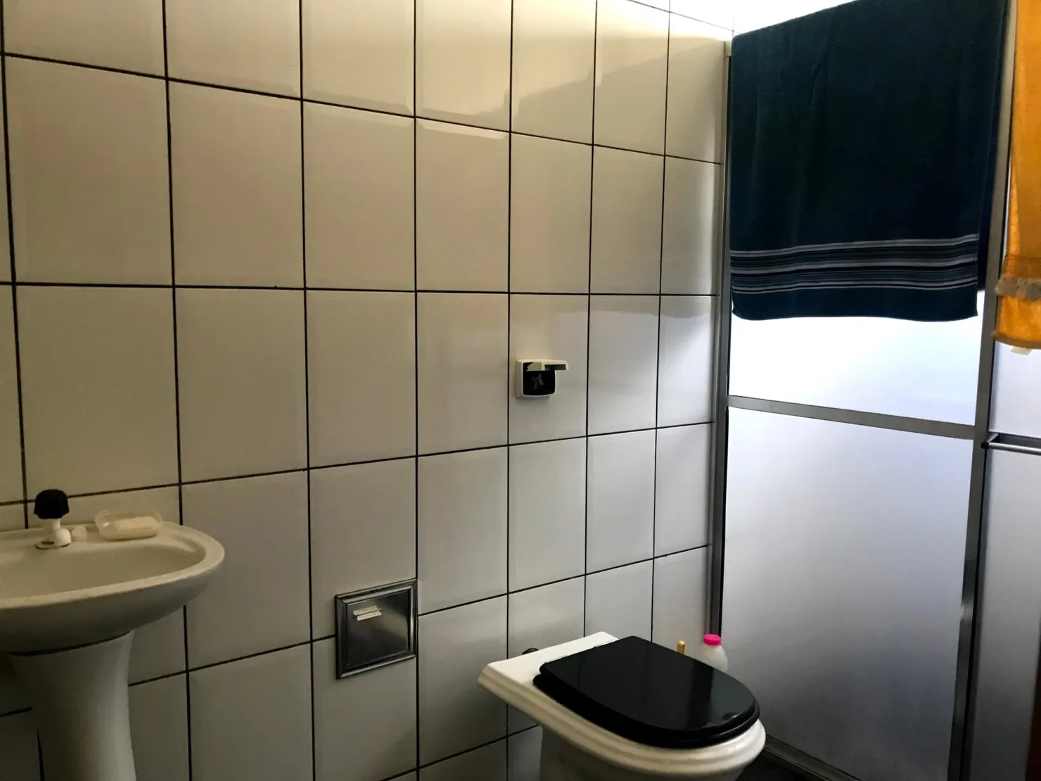 Imagem Casa à venda 3 Quartos, 1 Suite, 2 Vagas, 3M², Conjunto Residencial Araretama, Pindamonhangaba - SP