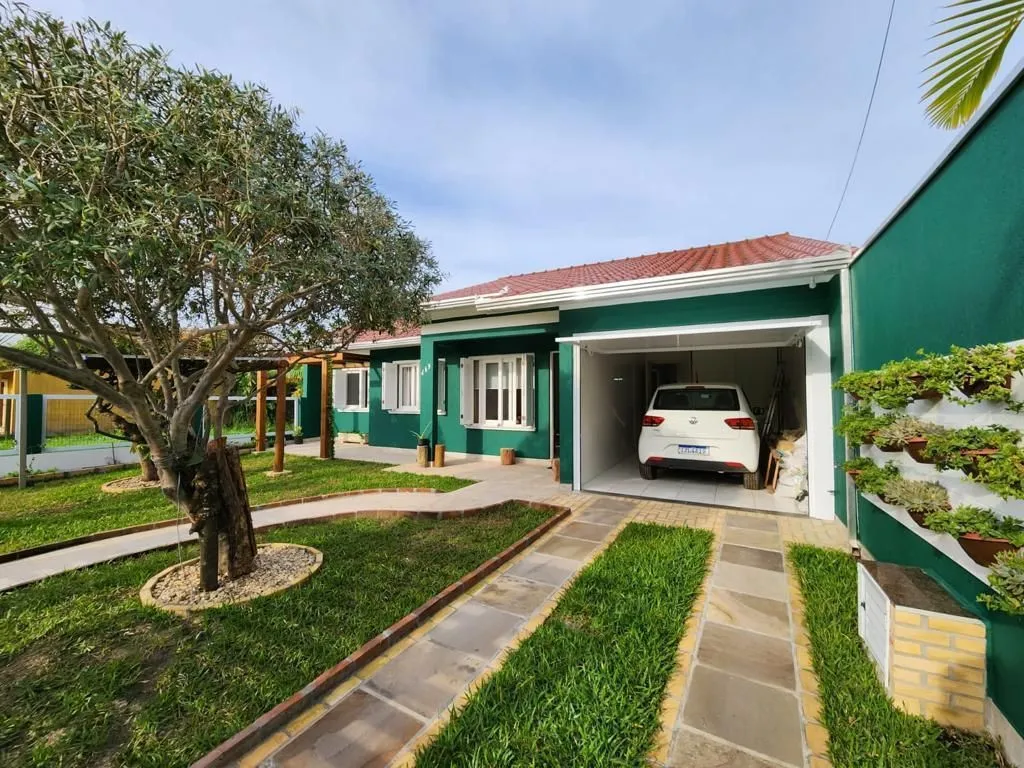 Imagem Casa 3 dormitórios, 1 suite, lareira, 2 vagas de garagem, piscina, bairro Mariápolis, Osório-RS