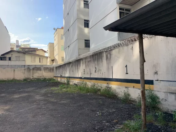 Imagem terreno bem localizado na praia do morro para locação anual