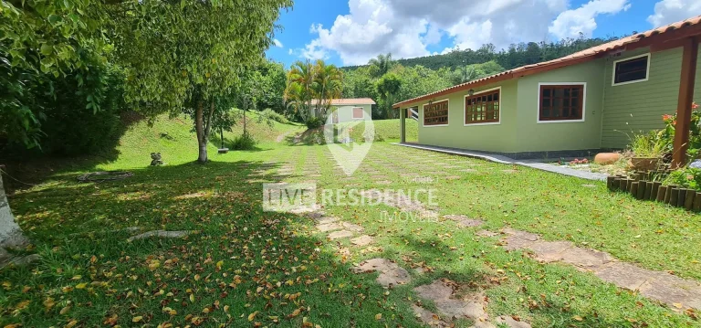 Imagem Capela do Barreiro Casa de Madeira e Alvenaria em Condomínio com Lazer