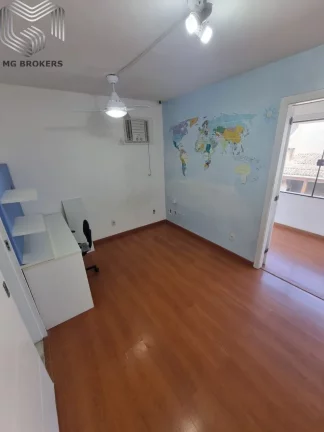 Imagem Casa de alto padrão em condomínio na Barra da Tijuca, Rio de Janeiro: 4 quartos, 3 suítes, 3 vagas, 250m². Imperdível!