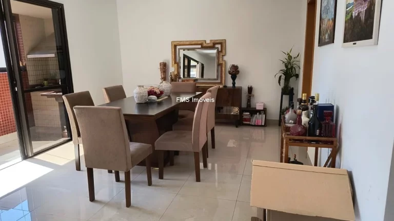 Imagem Apartamento à venda na Vila Mariana, com 4 suítes, 3 salas, 6 banheiros, 4 vagas.