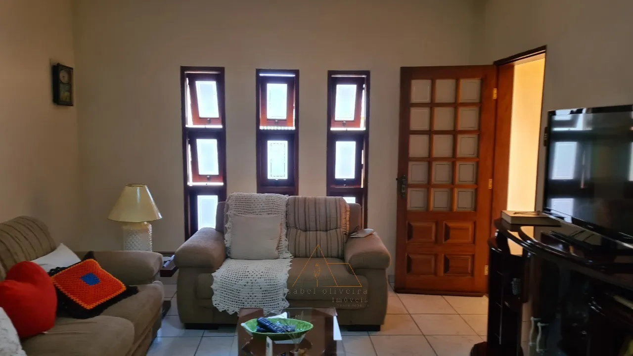 Imagem Imperdível! Casa à venda em Itu-SP, bairro Progresso, 3 quartos, 1 suíte, 1 sala, 3 banheiros, 4 vagas de garagem, 194 m².