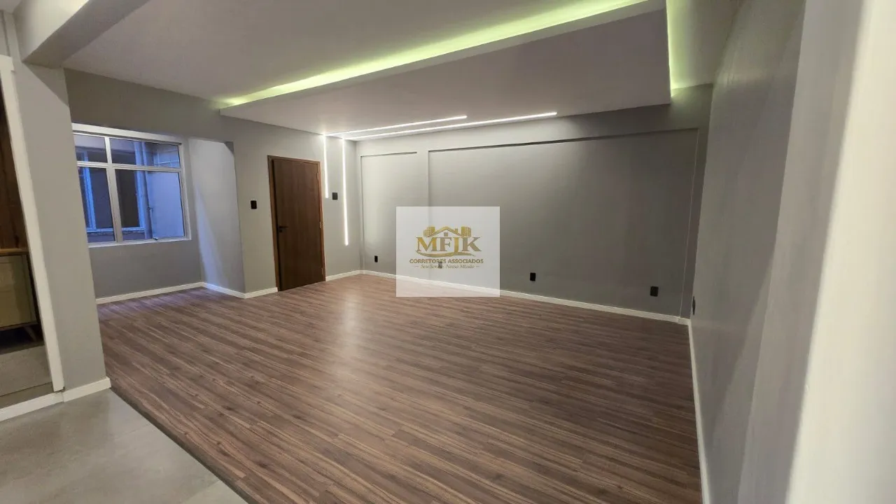 Foto do imóvel Venda de Apartamento no Centro de Curitiba-PR: 3 quartos, 2 suítes, 1 sala