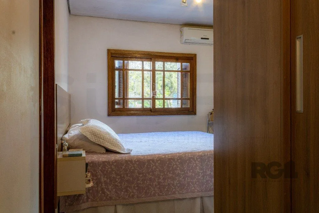Imagem Casa para Venda 3 dormitórios no Partenon