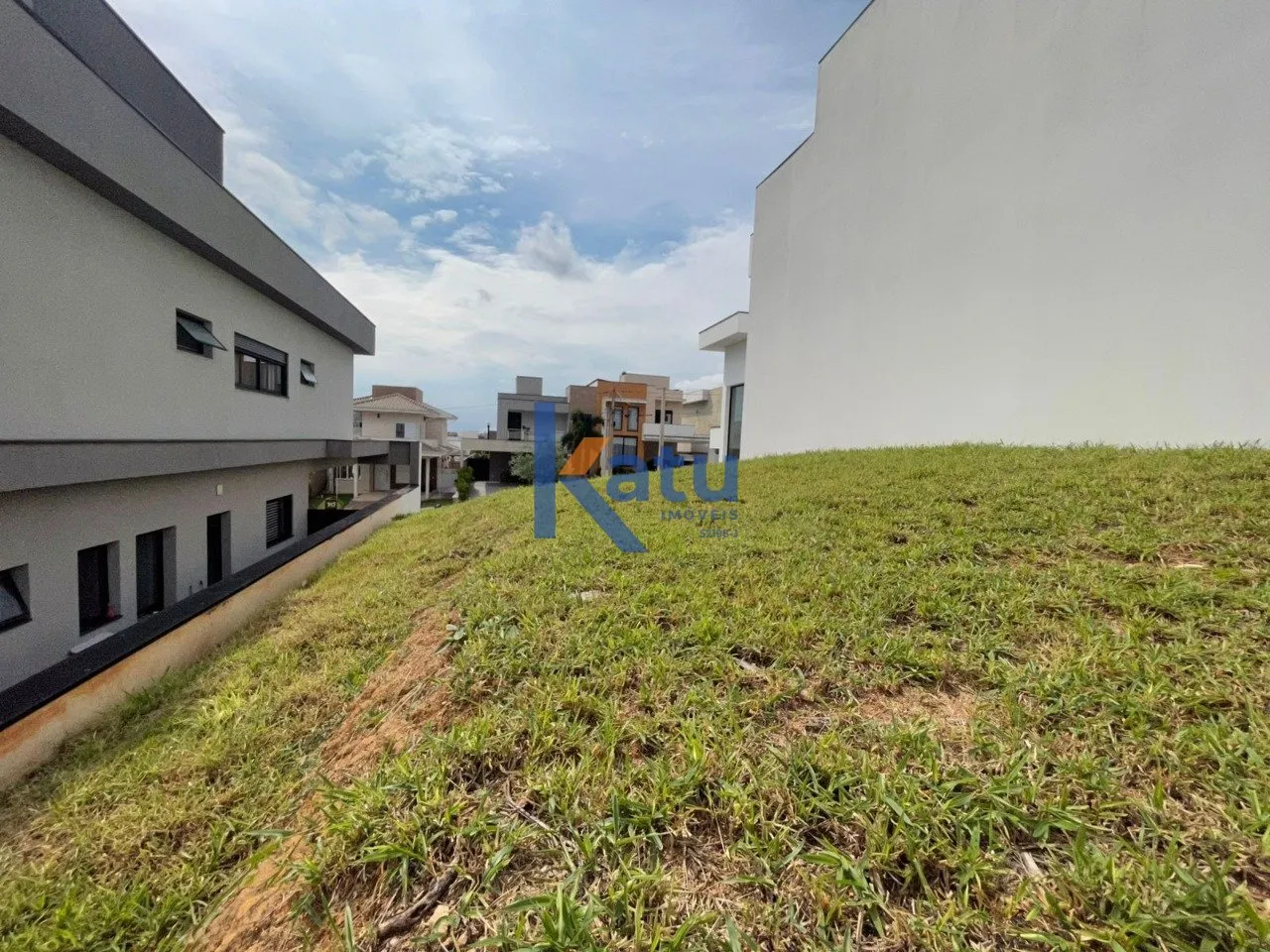 Imagem TERRENO PARA VENDA NO CONDOMÍNIO RESERVA ERMIDA - JUNDIAÍ/SP

Terreno com 250m², em leve aclive, ...