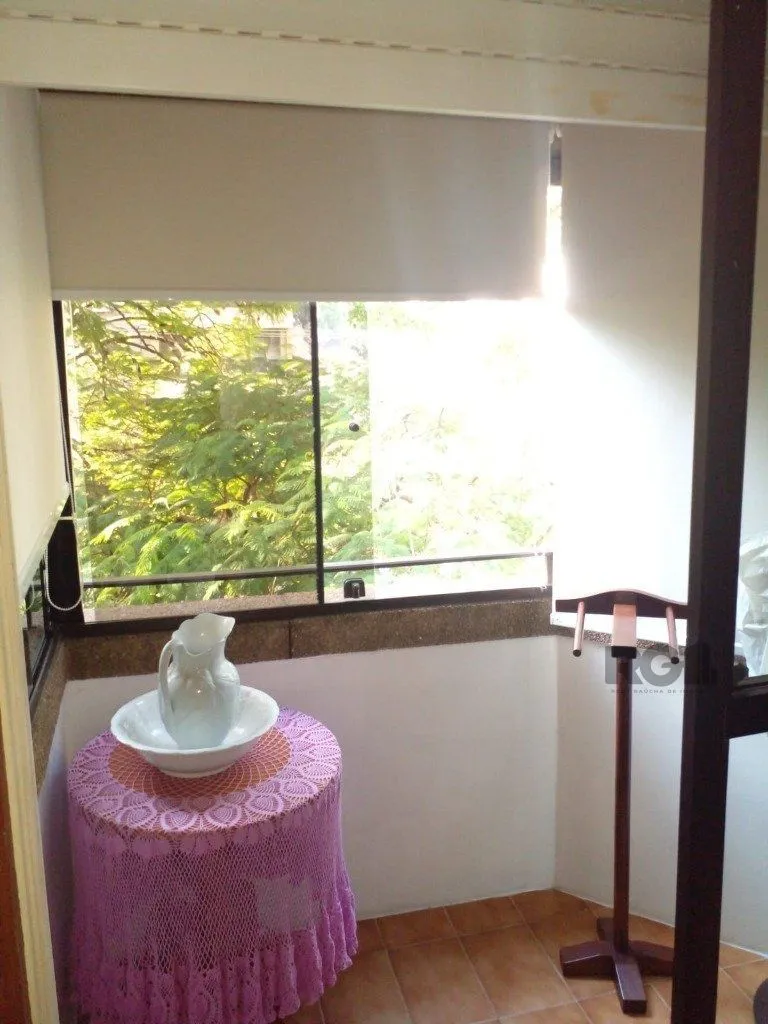 Imagem Apartamento de 2 dormitórios, 2 banheiros e 1 vaga de garagem no Bairro Petrópolis