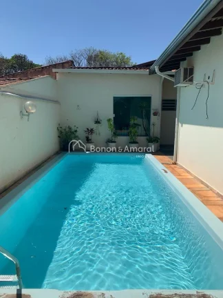 Imagem Localizada na Cidade Universitária, em Campinas, esta casa térrea reúne conforto, praticidade e e...