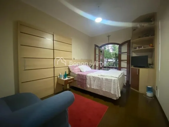 Imagem Casa com estilo suíço muito harmônica! No térreo iniciamos por uma sala de estar/TV toda avarand...