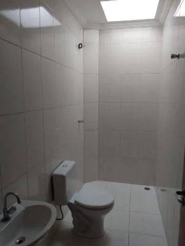 Imagem LOCAÇÃO DE SALAS COMERCIAIS NA VILA AUGUSTA, EM GUARULHOS/SP, 45m² com sala, copa, interfone, toalete e localização estratégica. CONSULTE-NOS.