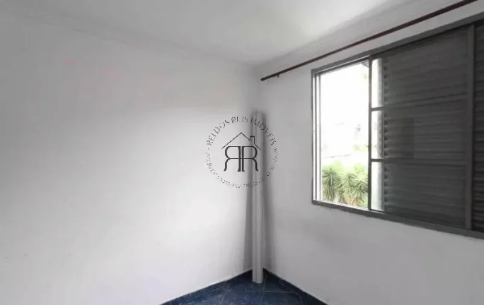 Imagem Localizado em São Paulo, este apartamento oferece uma excelente oportunidade para quem busca confor...