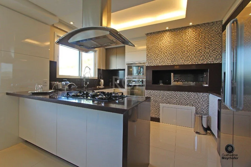 Imagem Casa para Venda - 445.52m², 4 dormitórios, sendo 4 suites, 4 vagas - Teresópolis