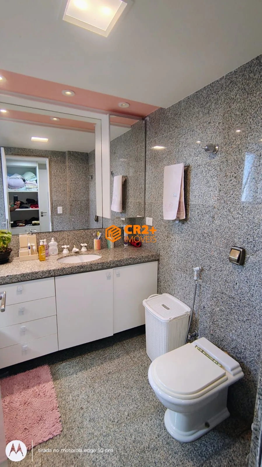 Imagem Vendo cobertura 400 m2, 05 quartos, 04 suítes, 04 vagas de garagem Vista mar na