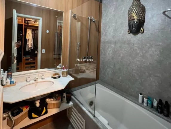 Imagem Apartamento de alto padrão com 3 quartos e 3 vagas na Vila Andrade, São Paulo-SP!