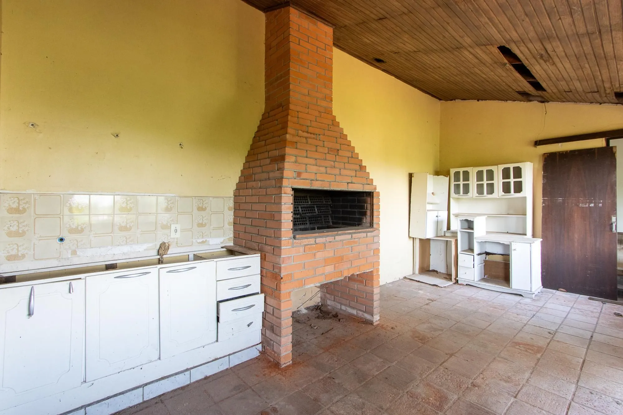 Imagem Casa para Venda - 320m², 3 dormitórios, sendo 1 suites, 4 vagas - Cristal