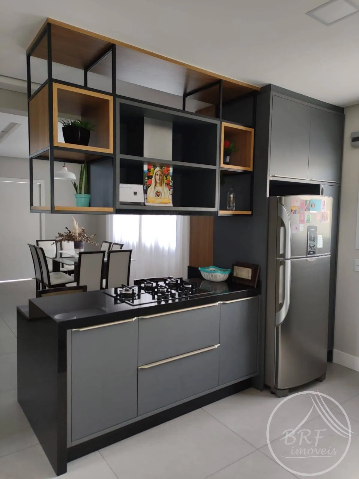 Imagem Ótima Casa Semi Nova Estreito Florianópolis/SC -3 suítes lavabo até 8 vagas