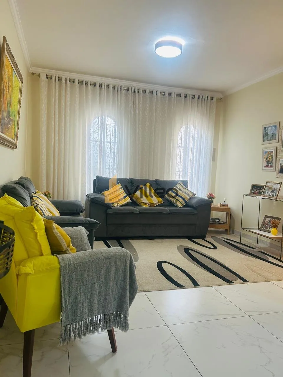 Imagem Descubra o conforto de viver em uma casa espaçosa e bem localizada!
Construída em 2013, esta linda...