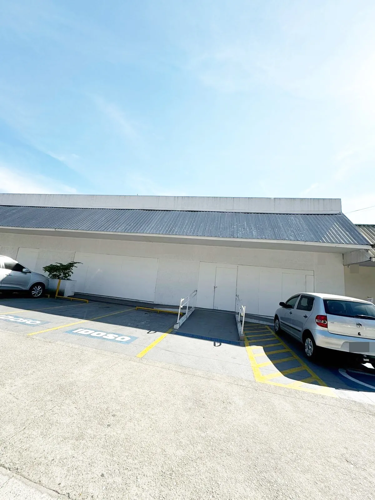 Imagem ALUGO ESTRATÉGICO PRÉDIO COMERCIAL NO BAIRRO VILA DAS BELEZAS!