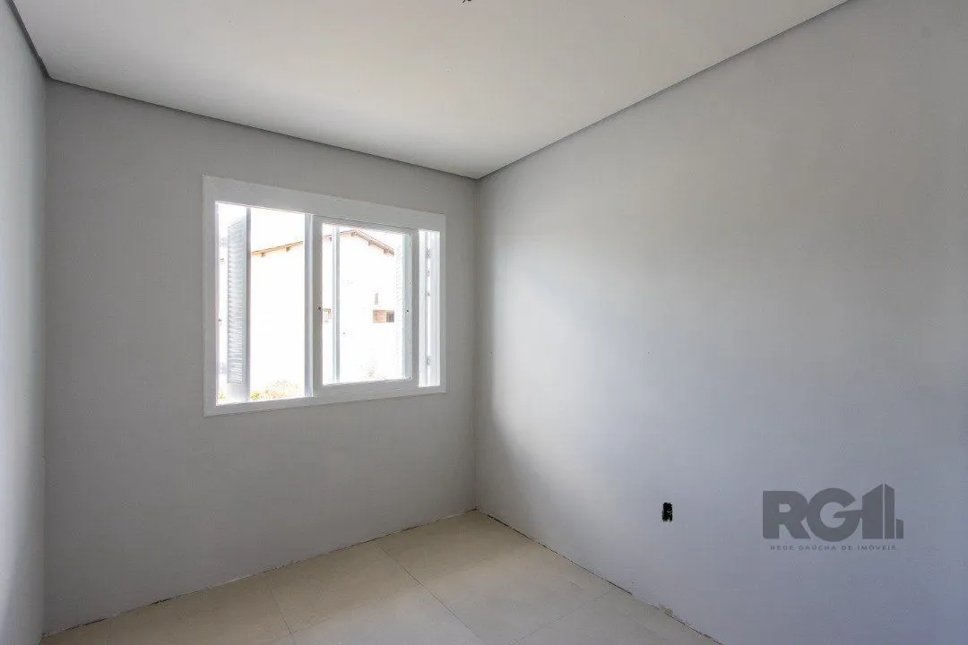 Imagem Casa no Bairro Hípica, 100% reformada, 2 dormitórios, 1 vaga de garagem.