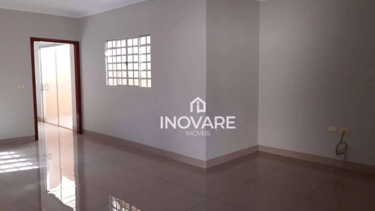 Imagem Casa com 3 dormitórios à venda, 201 m² por R$ 750.000,00 - Alto da Boa Vista - Itumbiara/GO