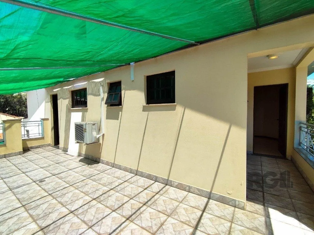 Imagem Excelente casa de 230m² com 4 dormitórios e 3 vagas.