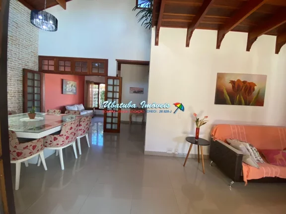 Imagem Linda Casa com Ótima Localização.