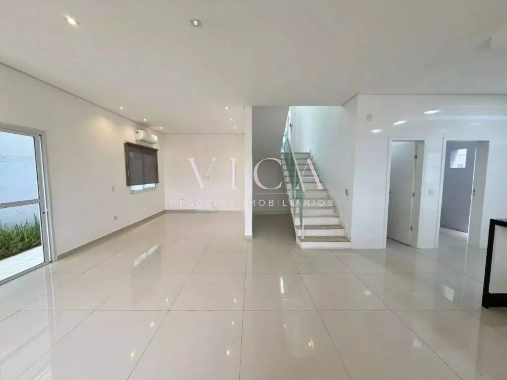 Imagem Valville 1| Casa 3 suítes, vista reserva, espaço gourmet - R$ 12.900,00 mês