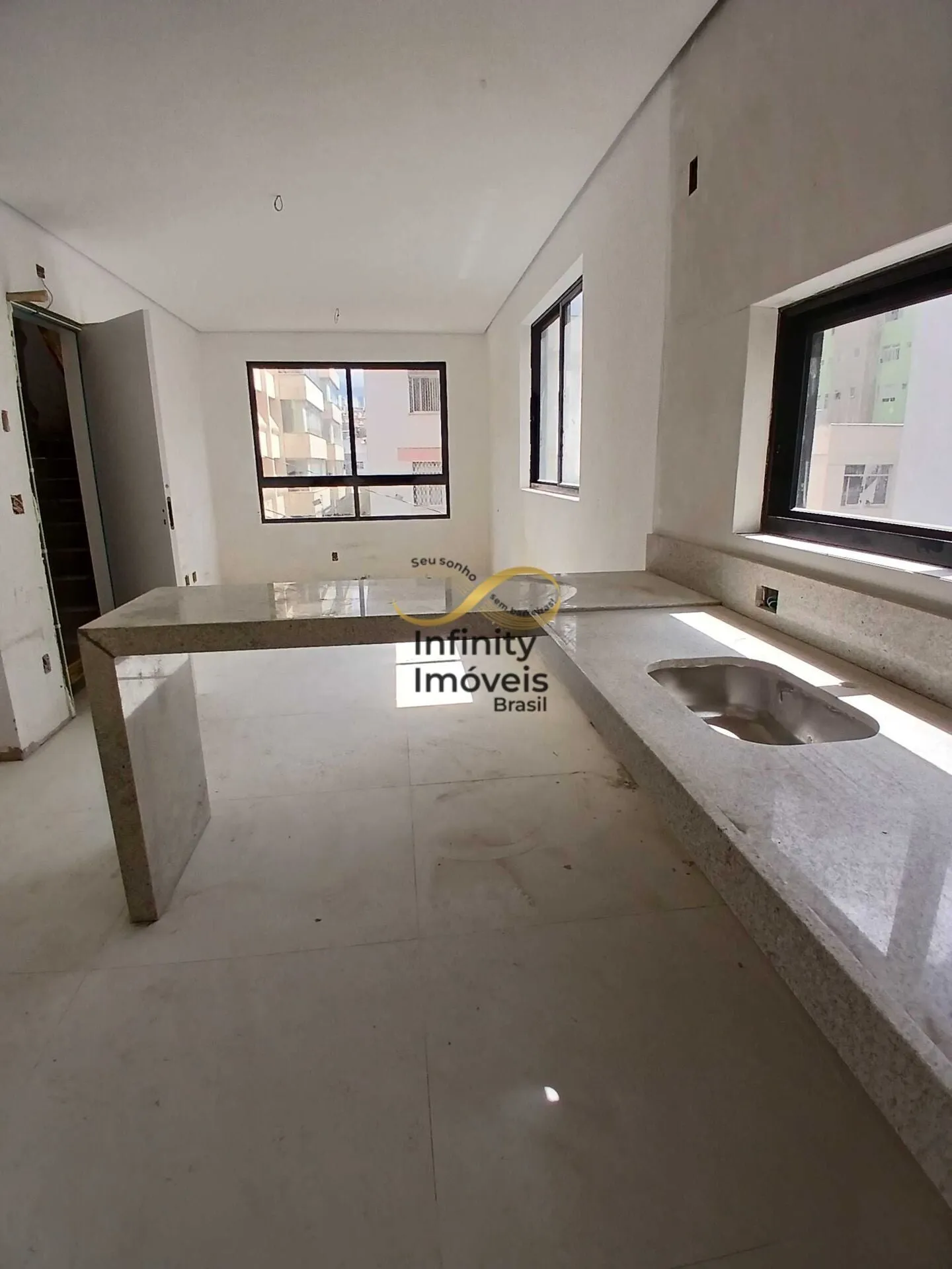 Imagem Edifício Royal Luminance - Apartamento à venda no bairro Santo Antônio - Belo Horizonte/MG