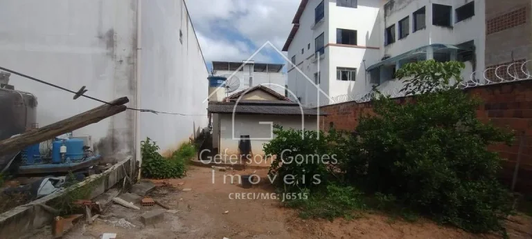 Imagem Casa à Venda - Com 03 Quartos - Centro - Mantena - MG