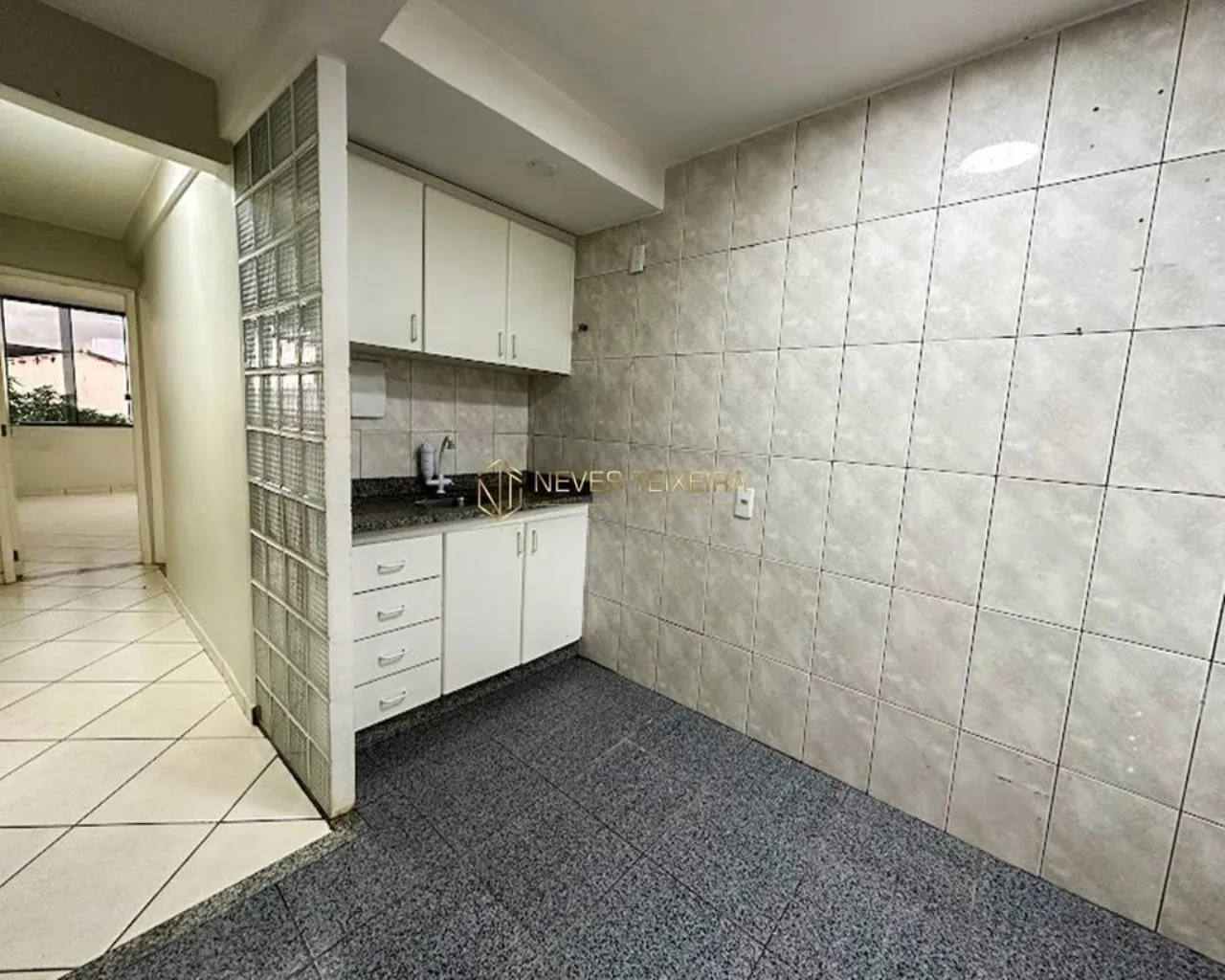 Imagem QI 10 COM 2 QUARTOS E VAGA DE GARAGEM!!!