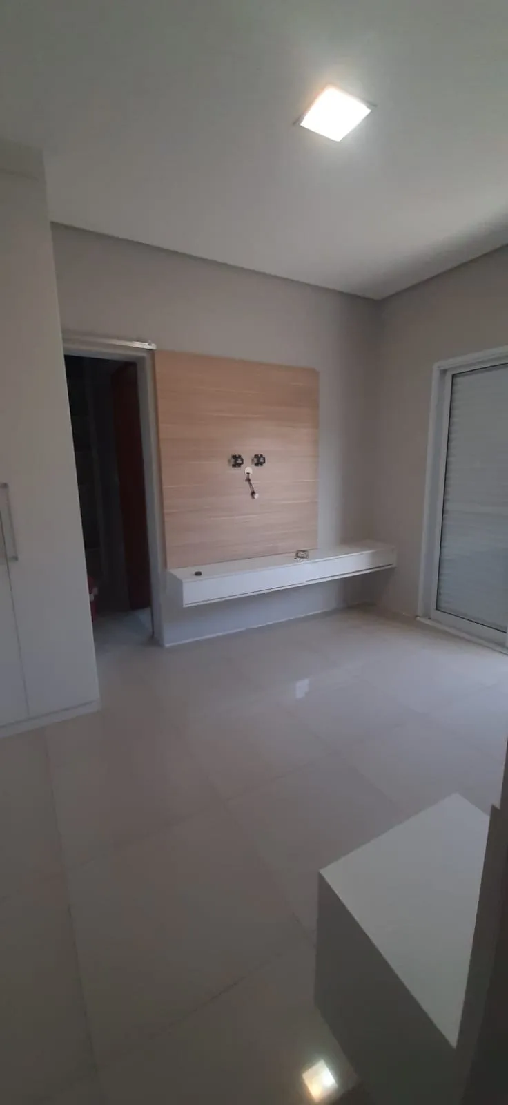 Imagem Excelente Sobrado no Condomínio Residencial Ibiti Royal Park.