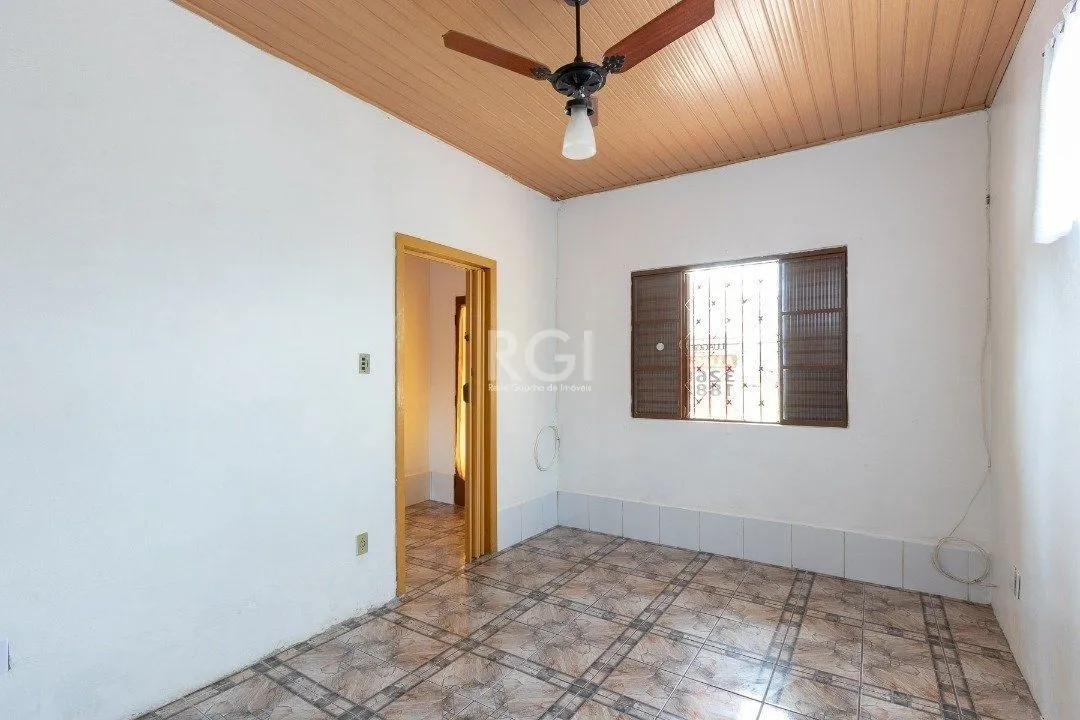 Imagem Casa para Venda - 50m², 2 dormitórios, 1 vaga - Cavalhada
