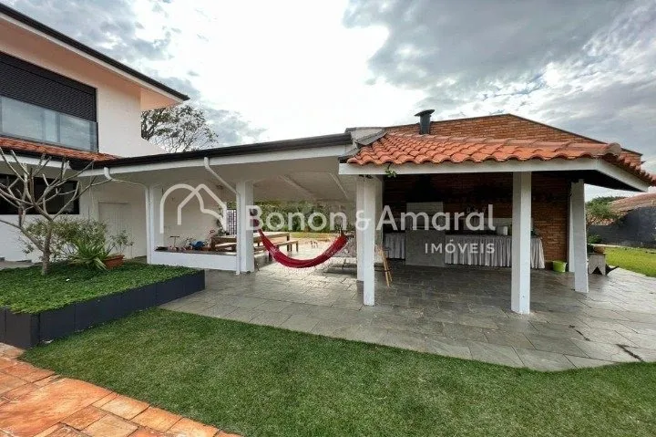 Imagem Casa de Condomínio com 500 m² e 4 quartos
