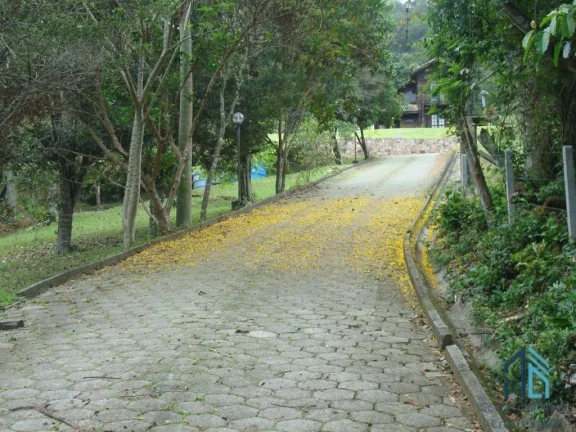 Foto do imóvel Terreno 23.000 M², próximo a duas marinas e a 50 metros da praia, em Jurere - Florianópolis SC