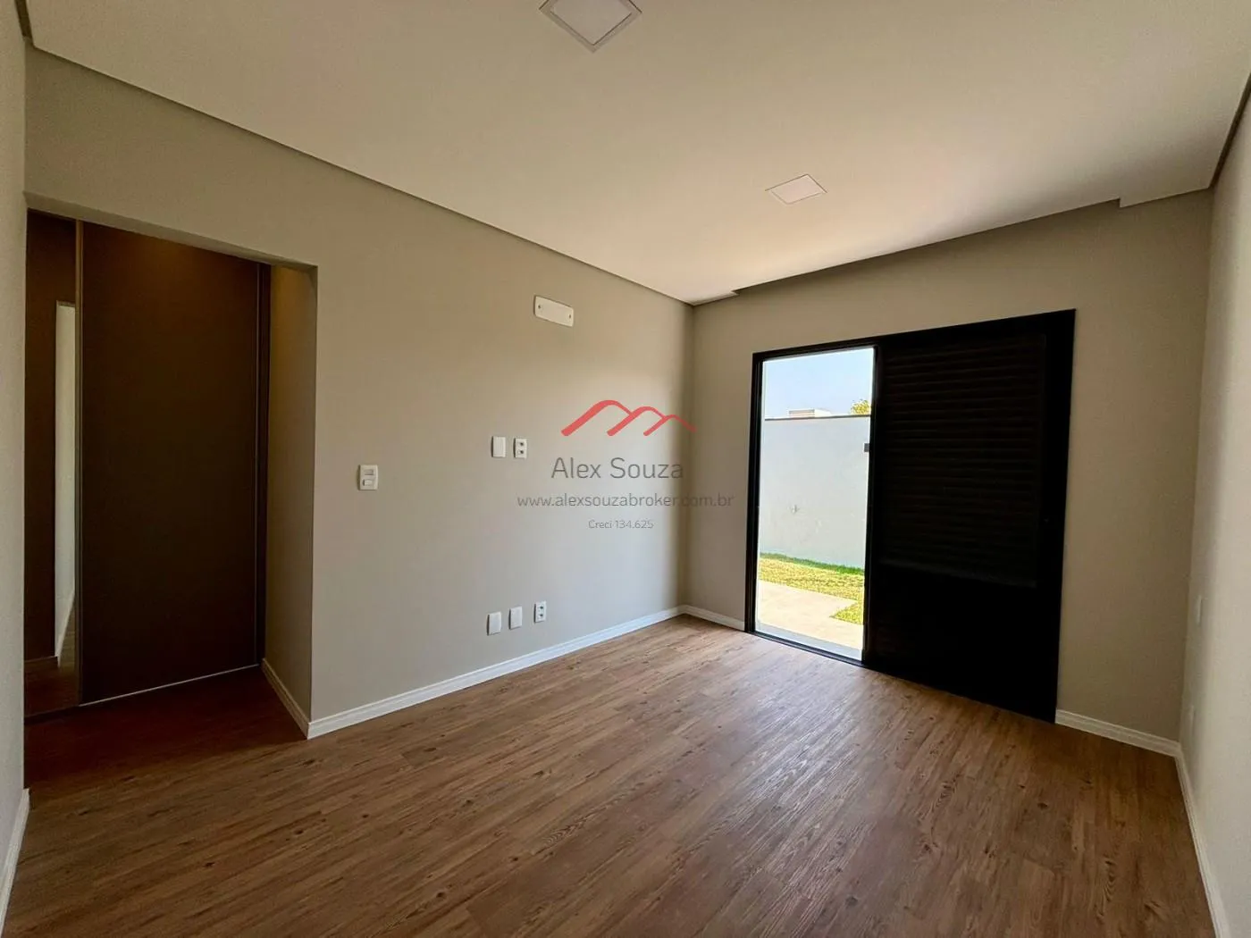 Imagem Casa em Condomínio para Venda em Hortolândia, Residencial Jardim de Mônaco, 3 dormitórios, 1 suíte, 3 banheiros, 4 vagas