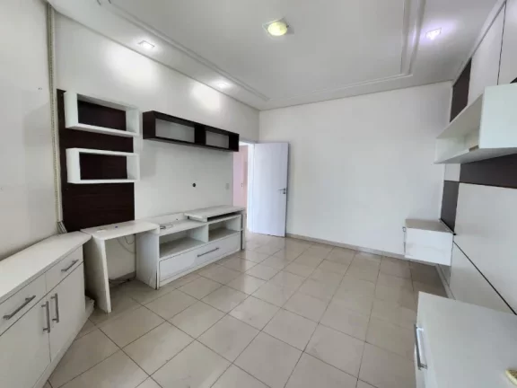 Imagem Mansão com 5 suites e piscina no bairro Adrianópolis, em localização privilegiada pronta para ser financiada