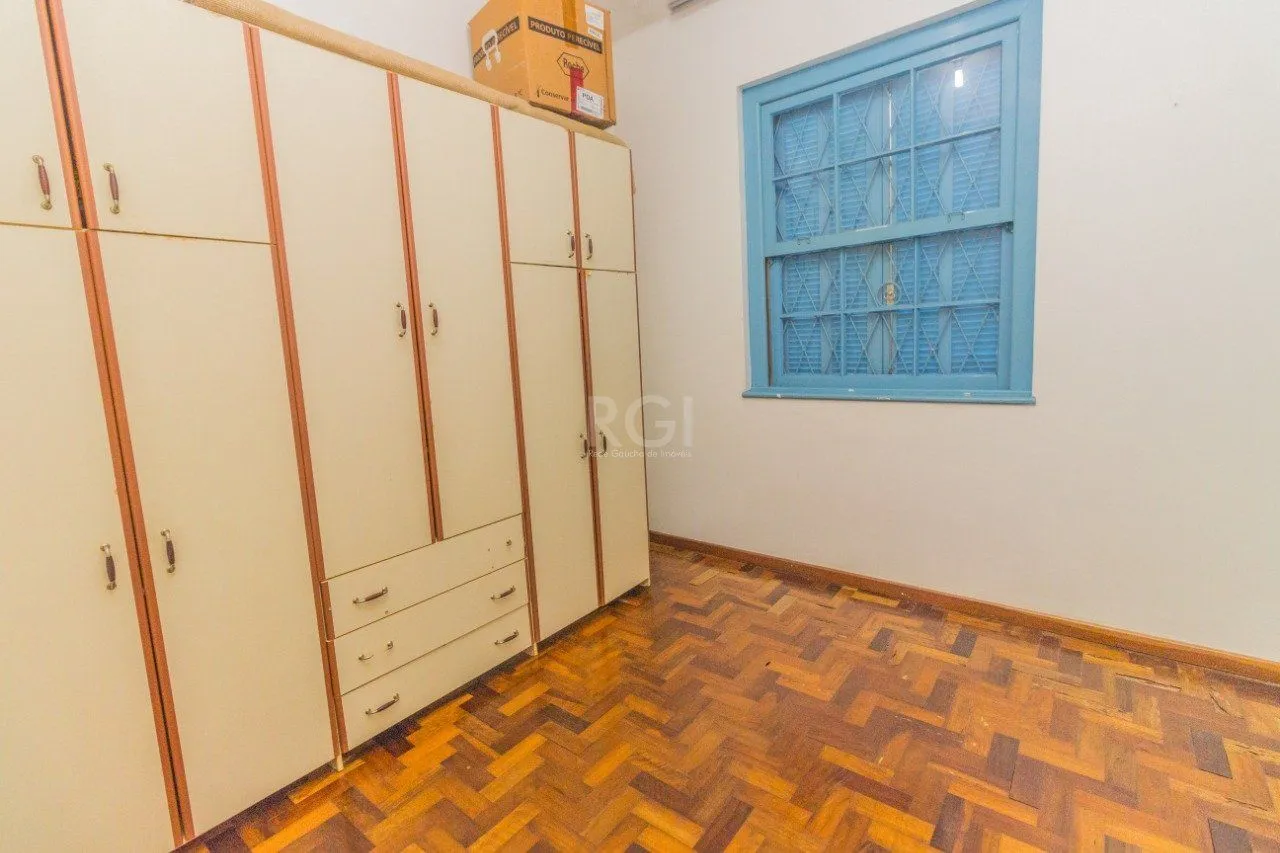 Imagem Casa para Venda - 165m², 3 dormitórios, 4 vagas - Santa Tereza
