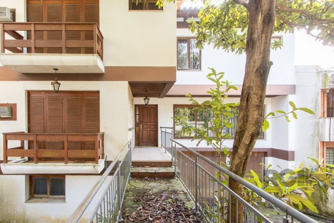 Imagem Casa para Venda - 361.95m², 4 dormitórios, sendo 2 suites, 3 vagas - Nonoai