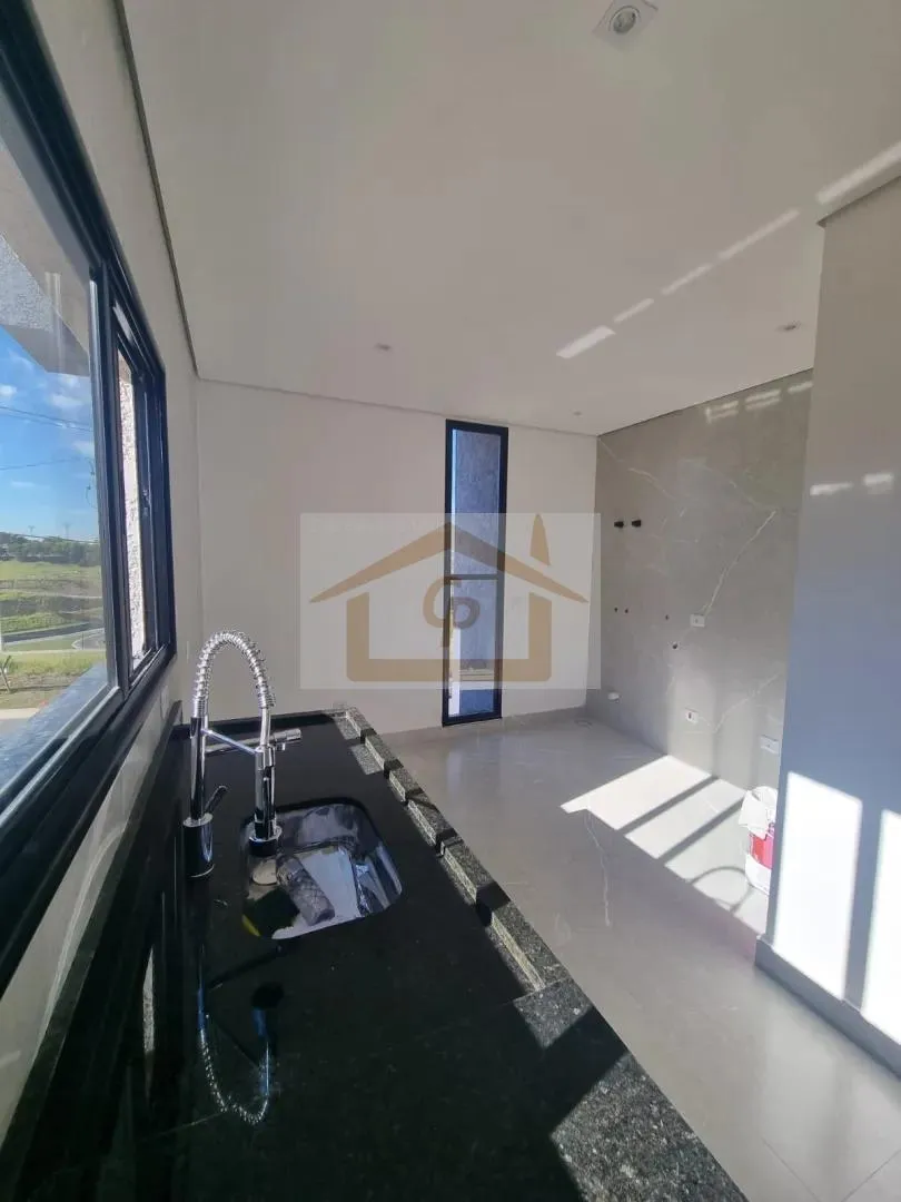 Imagem Casa com 3 quartos (um suíte), 3 vagas. Novidade na Granja Viana!