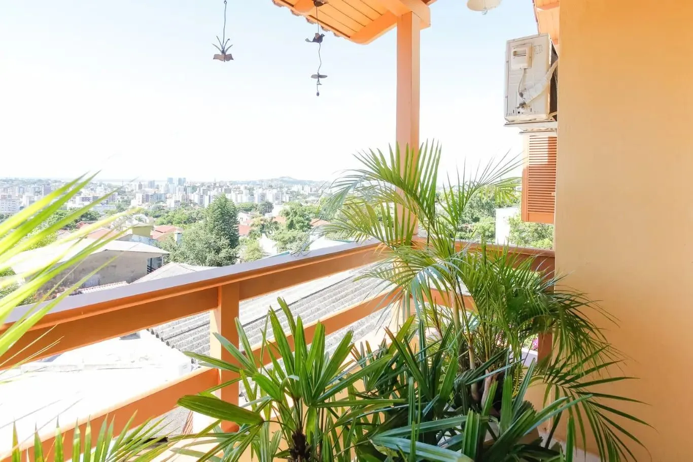 Imagem Casa com 3 dormitórios no Bairro Tristeza, em Porto Alegre
