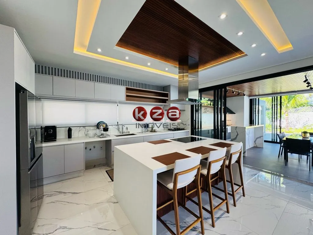 Imagem Luxuosa casa em condomínio à venda em Valinhos-SP, no Condomínio Residencial Ypê Dourado: 3 quartos, 3 suítes, 3 salas, 5 banheiros, 4 vagas, 384m².
