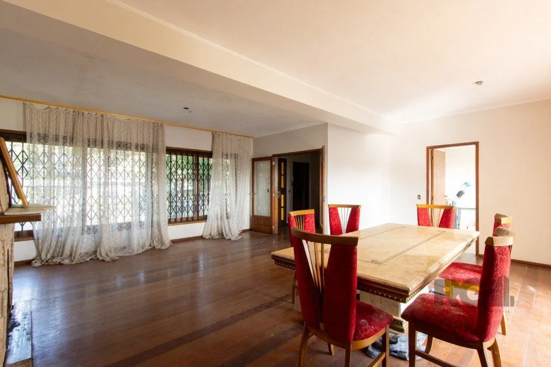 Imagem Casa para Venda - 361.95m², 4 dormitórios, sendo 2 suites, 3 vagas - Nonoai