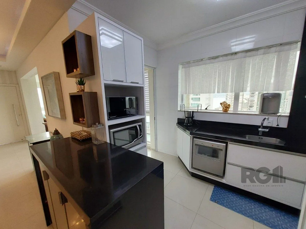 Imagem APARTAMENTO 3 SUITES - ANDAR ALTO - VISTA PARA O MAR - MEIA PRAIA - ITAPEMA - SC