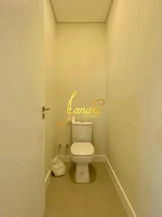 Imagem Sobrado condomínio fechado beira de lago com 04 suítes